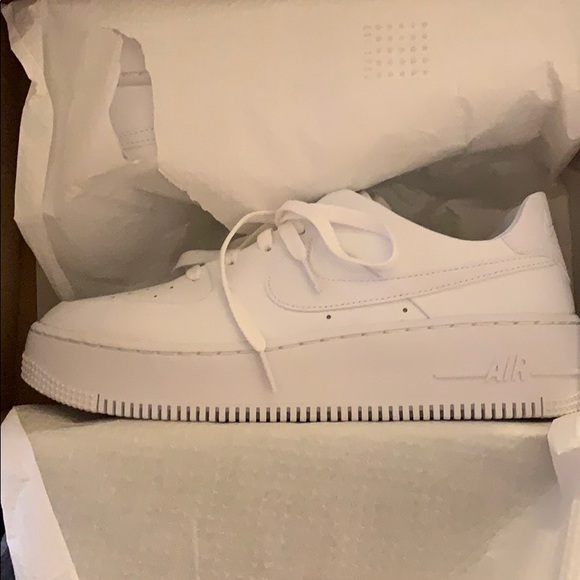 air force 1 sage low triple white